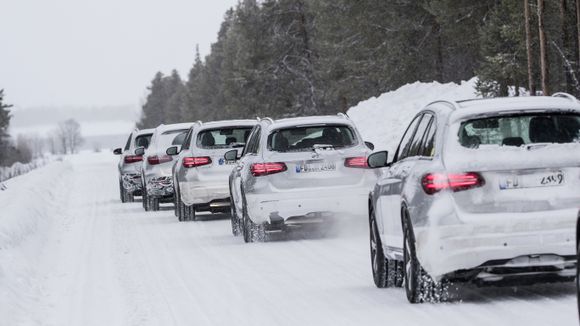 Mercedes-Benz GLC F-cell på vintertesting i Sverige. <i>Foto:  Daimler AG</i>