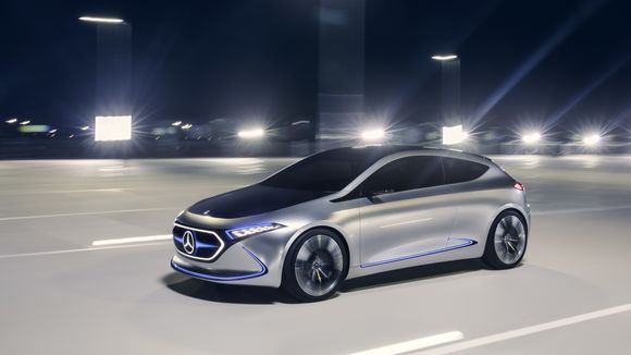 EQA er én av minst ti nye helelektriske modeller Mercedes-Benz skal sette i produksjon innen 2022. <i>Foto:  Daimler AG</i>