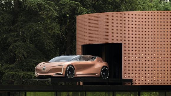 Symbioz er Renaults visjon for 2030, der bilen inngår i et økosystem med hjemmet. <i>Foto:  Renault</i>