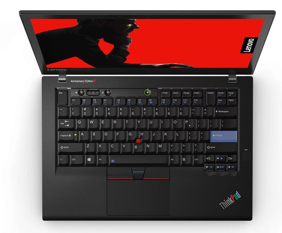 Jubileumsmodellen, Thinkpad 25, er utstyrt med et klassisk, sjuraders tastatur med blå enter-knapp og rød TrackPoint. <i>Bilde: Lenovo</i>