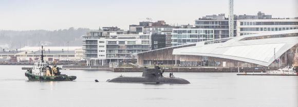 Den tyske ubåten U-36 (S186) tilhørende 212-klassen ble tatt i bruk første gang i oktober i fjor. Her er den på oslobesøk. <i>Foto:  StudioF2 Fotograf Ingar Næss</i>