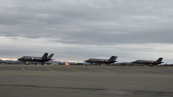 Alle tre F-35-flyene på plass på Ørland flystasjon. <i>Foto:  Alley, Ned</i>