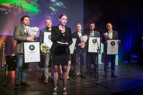 President i Tekna Lise Lyngsnes Randeberg delte ut Norwegian tech Award-prisen på Industri Futurum mandag kveld. <i>Bilde:  Mathias Klingenberg</i>