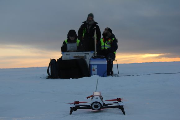 De ubemannede dronene er svært viktig for forskerne. <i>Foto:   Joachim Reuder, University of Bergen</i>