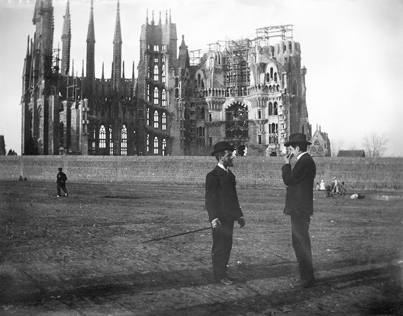 La Sagrada Familia i 1905 <i>Foto:  Baldomer Gili Roig</i>