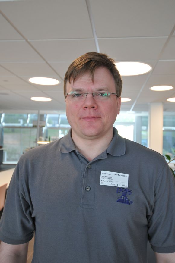 Jon Are Suul forsker på energisystemer hos Sintef. <i>Foto:   Martin Gramnæs</i>