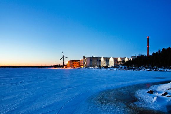 Googles datasenter i Hamina, Finland, ligger svært nær Finskebukta og har dermed rikelig tilgang på kaldt vann. <i>Foto: Google</i>