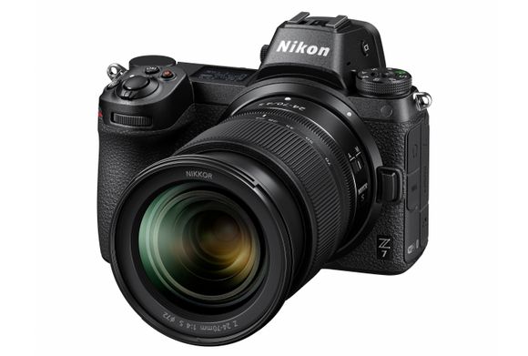 Nikon: De to nye fullformat speilløse kameraene Z6 og Z7 ser like ut på utsiden. <i>Foto:  Nikon</i>