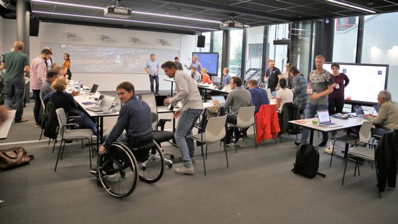 I Skanskas digitale storstue skal det være plass til hundre personer på kurs og konferanser. <i>Foto:  Knut Bjørheim</i>
