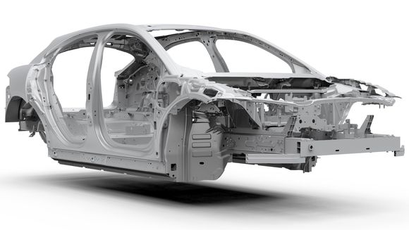 En bil kan bli mellom 40 og 50 prosent lettere om man lar aluminium erstatte stål, mener jaguar. Riktig brukt har metallet også svært gode egenskaper knyttet til kollisjonssikkerhet. <i>Ill:  Jaguar</i>