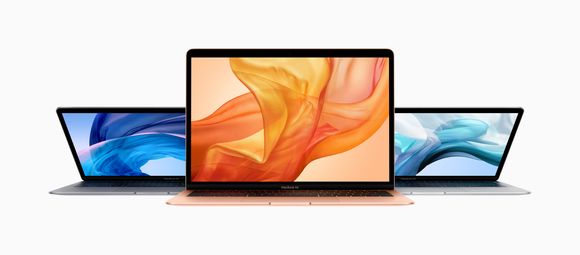 Den nye Macbook Air-familien kommer i disse tre fargene. <i>Foto:  Apple</i>