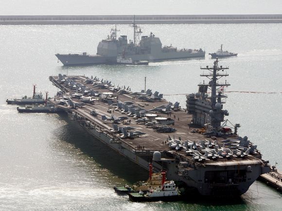 USS Ronald Reagan, her under en felles militærøvelse med Sør-Korea i Sør-Kinahavet. <i>Foto:  AP</i>