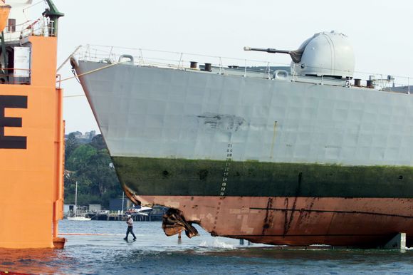 Britiske HMS Nottingham i Watson Bay i Sydney i Australia. <i>Foto:  AP/NTB Scanpix</i>