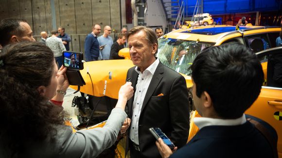 – Om noen år kommer folk til å spørre «kunne dere virkelig kjøre akkurat som dere ville, hvor dere ville?», spår Volvo-sjef Håkan Samuelsson. <i>Foto:  Paal Kvamme</i>