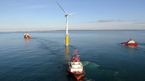 Equinor satser på flytende havvind, i form av konseptet de kaller Hywind. Denne teknologien er foreløpig langt unna å være lønnsom. <i>Foto:  Equinor</i>