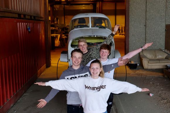 De er 17 år gamle og allerede ettertraktet: Camilla Hugøy, Victor Urnes, Erik-Tobias Sletteland og Hans Anders Gjerland. <i>Foto:   Heidi Hattestein</i>