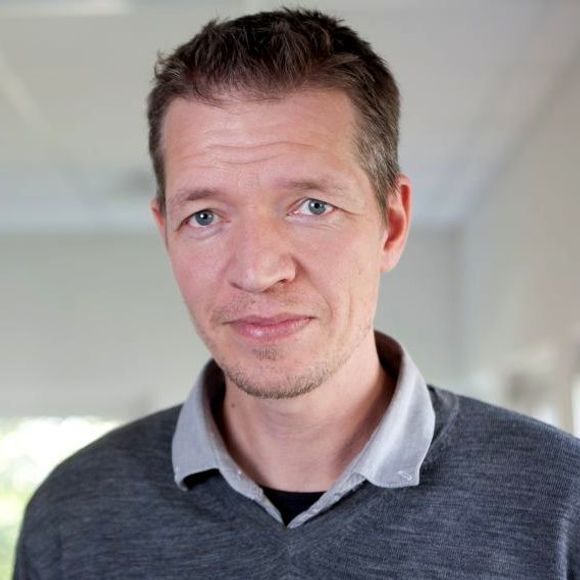 Claus Løvschall er seniorprosjektleder ved forsknings- og konsulenthuset DEFACTUM hos Region Midtjylland, og er forfatter av et litteraturstudium av bruken av 3D-utskrifter i helsevesenet. <i>Foto:  Region Midtjylland</i>