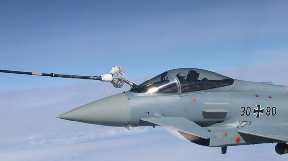 MMFs første lufttanking ble gjennomført 24. august, da to tyske Eurofighter Typhoon fikk drivstoff fra det nye A330 MRTT-flyet. <i>Foto:  Luftwaffe</i>