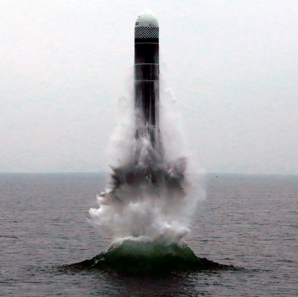 En rakettest utført av det nordkoreanske forsvaret i oktober i fjor. <i>Foto:  Korean Central News Agency / Korea News Service via AP / NTB</i>