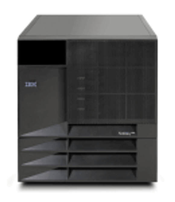 Den Intel-baserte serveren IBM Netfinity 5500.
