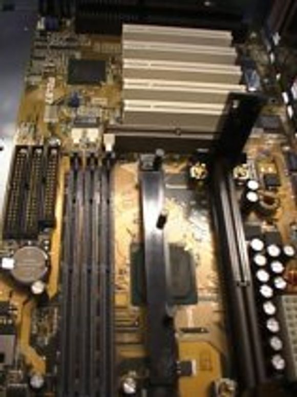 PC-en før komponentene har blitt montert på hovedkortet. <i>Foto:  Harald Brombach</i>