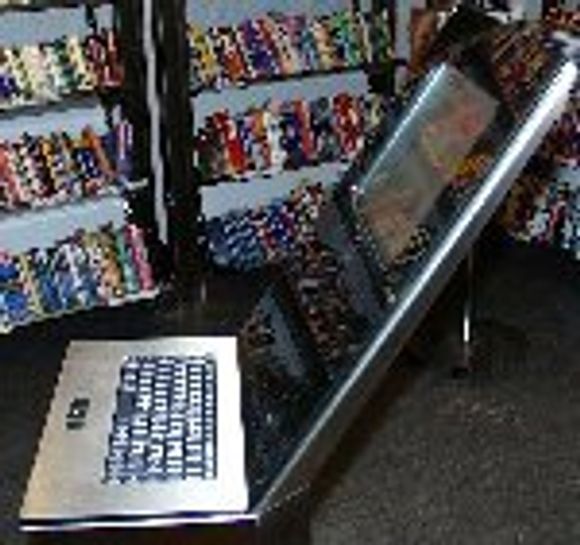 Datamaskin i bokhandel. <i>Foto:  Hilde Nyman</i>