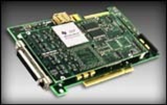Comuniqs PMC BRI-kort montert på et PMC-til-PCI-adapterkort.