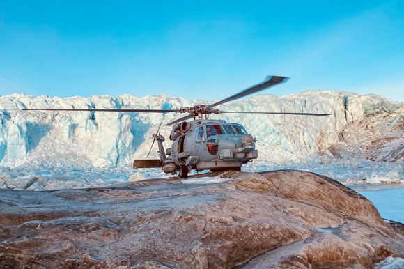 Dansk MH-60R på Grønland i april 2020. <i>Bilde:  Sikorsky</i>