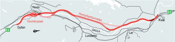 Den mørkerøde linjen viser Nye Veiers nye traséforslag fra Gyllan til Kvål. Linjen i lysere rødfarge viser opprinnelig plan. <i>Illustrasjon:  Nye Veier</i>