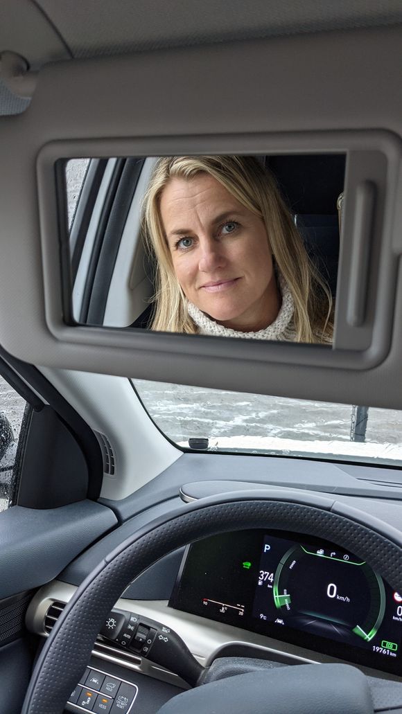 Margrethe Wam Solvang har kjørt hydrogenbil siden 2016. <i>Foto:  Privat</i>