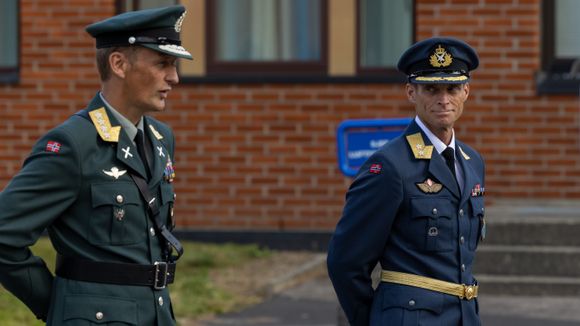 Rolf Folland ble innsatt som ny sjef for Luftforsvaret 11. august. Her er det forsvarssjef Eirik Kristoffersen som holder tale. <i>Foto:  Mathias Kartveit Mikalsen / Forsvaret</i>
