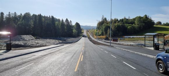 500 meter ny fylkesvei med tilhørende gang- og sykkelvei er bygget. <i>Foto:  Viken fylkeskommune</i>