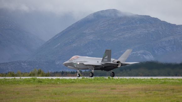 F-35A tar av fra Evenes flystasjon under øvelsen Falcon Deploy 2021. <i>Foto:  Ronja Natalie Røe Nilsen / Forsvaret</i>