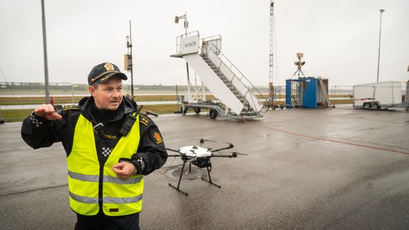 Jan Otto Johansen ledet antidrone-øvelsen på Oslo lufthavn. <i>Foto:  Eirik Helland Urke</i>