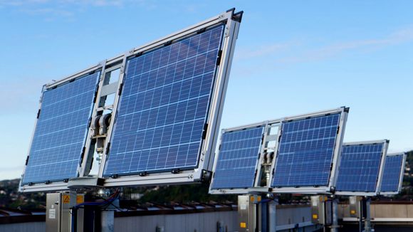 Sintefs nye solcellelab rager høyt over byen. Den har status som nasjonal infrastruktur for solcelleforskning – og skal brukes av solforskere og industri fra hele landet. <i>Foto:  Edvin Wiggen Dahl, Sintef</i>
