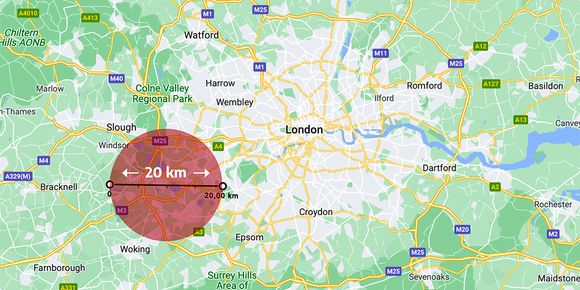 Nøytronstjerner er ekstremt tettpakket, men bittesmå. Her er en typisk nøytronstjerne sammenlignet med sentrum av London. <i>Illustrasjon:  Google Maps og Kolbjørn Skarpnes/NTNU</i>