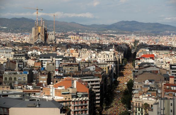 La Sagrada Familia ruver i Barcelonas bybilde. <i>Foto:  AP</i>