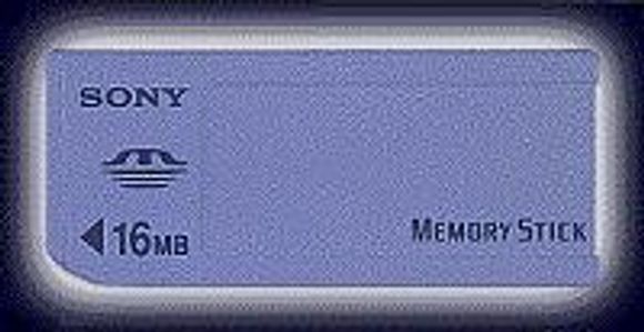 Sony Memory Stick med 16 megabyte lagringskapasitet. <i>Foto:  Sony</i>