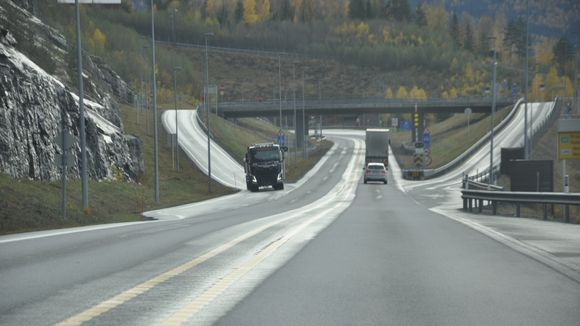 Nå planlegges utbedring av riksvei 7 nordover langs Krøderen fra Ørgenvika til Gulsvik, en strekning på vel åtte kilometer. <i>Foto:  Kjell Wold, Statens vegvesen</i>