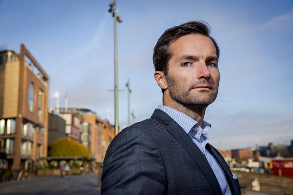 Lars Lysdahl i Rystad Energy tror Northvolt-trøbbelet gjør det vanskeligere å få investeringer i andre batteriselskaper, men ikke umulig. <i>Foto:  Arash A. Nejad</i>