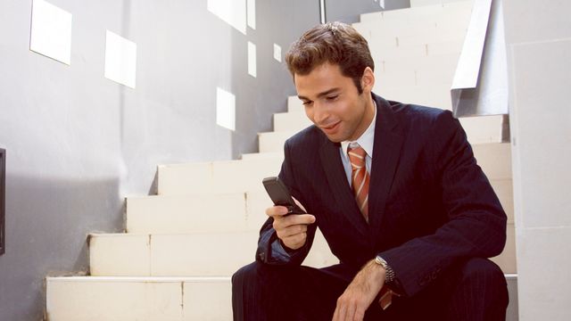 Avhengig av mobiltelefonen i jobben
