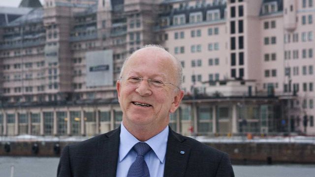 Vil gi rett til å bryte mobilsamtaler