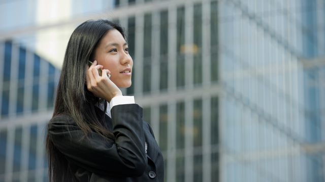 Mobilsalget går tilbake overalt, unntatt i Asia
