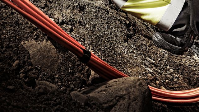 Nå legges det på ny fiber i Drammen
