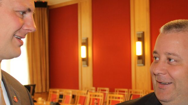 Samler telepolitikken