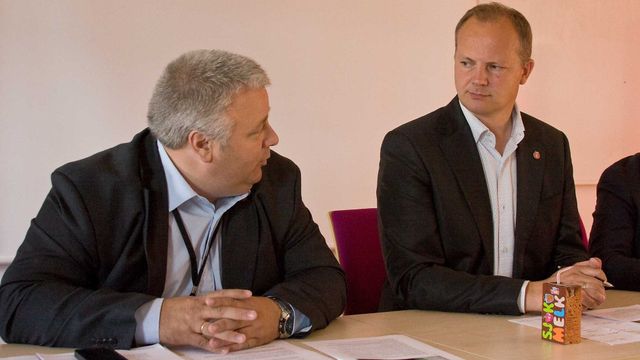 Skjerper tonen overfor kommunene