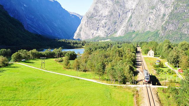 Vil sikre dekning på veiene og langs jernbanen