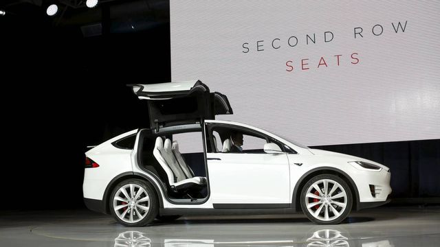 Tesla lanserer billigere Model X