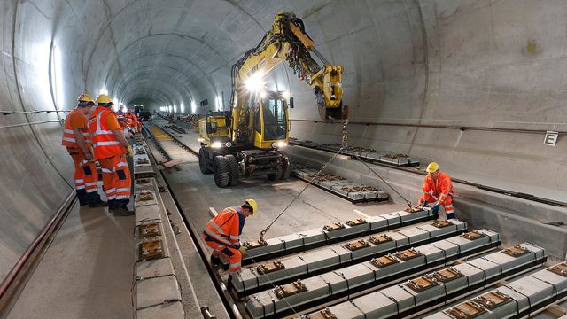 Åpnet verdens lengste jernbanetunnel
