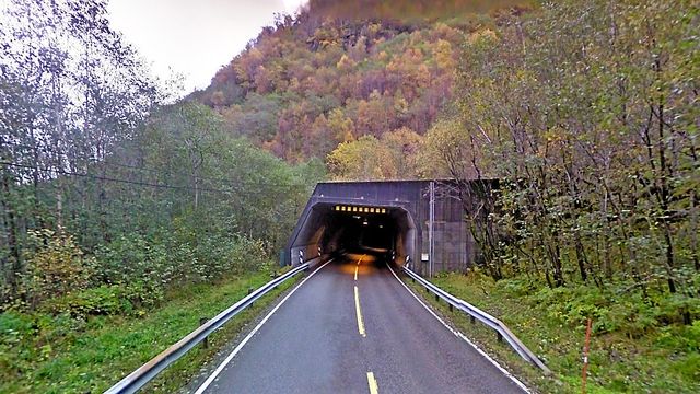 Helt jevnt i Høyangertunnelen